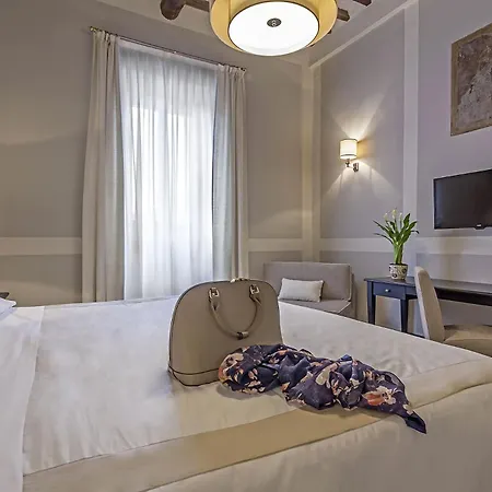 Il Chiostro Del Carmine Siena