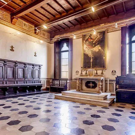 Il Chiostro Del Carmine