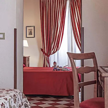 Il Chiostro Del Carmine 4* Siena