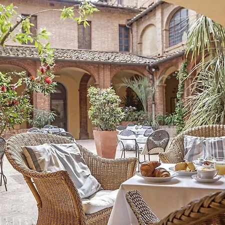 Hotel Il Chiostro Del Carmine Sienne