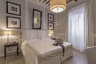 Il Chiostro Del Carmine