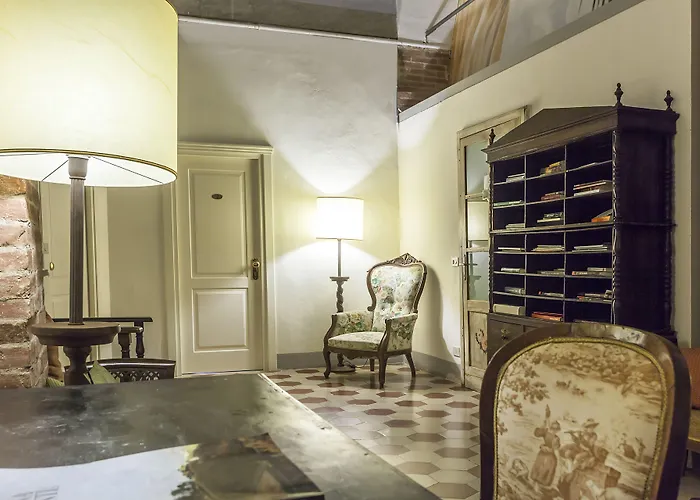 Il Chiostro Del Carmine Siena