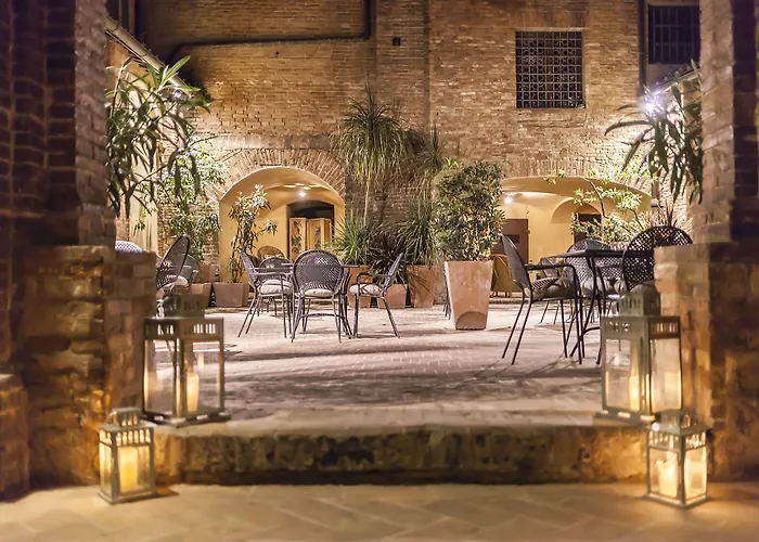 Il Chiostro Del Carmine