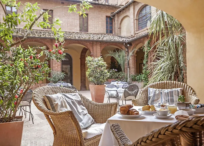 Hotel Il Chiostro Del Carmine 4*