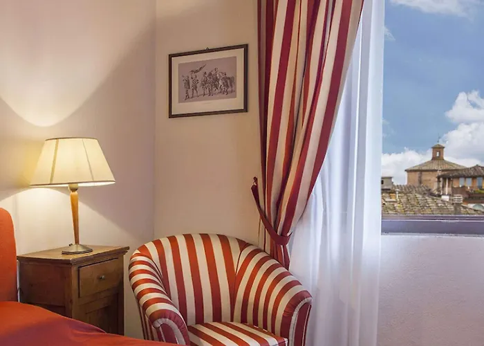 洋红寺院酒店 锡耶纳