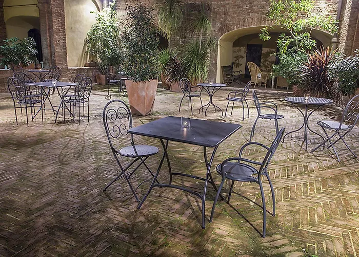 Il Chiostro Del Carmine 4* Siena