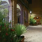 Il Chiostro Del Carmine Siena