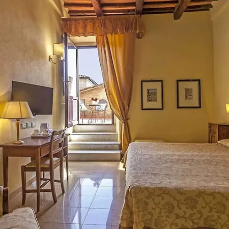 Il Chiostro Del Carmine