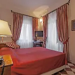 Il Chiostro Del Carmine Siena