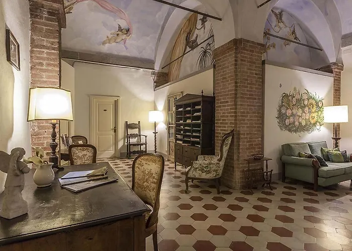 Il Chiostro Del Carmine 4* Siena