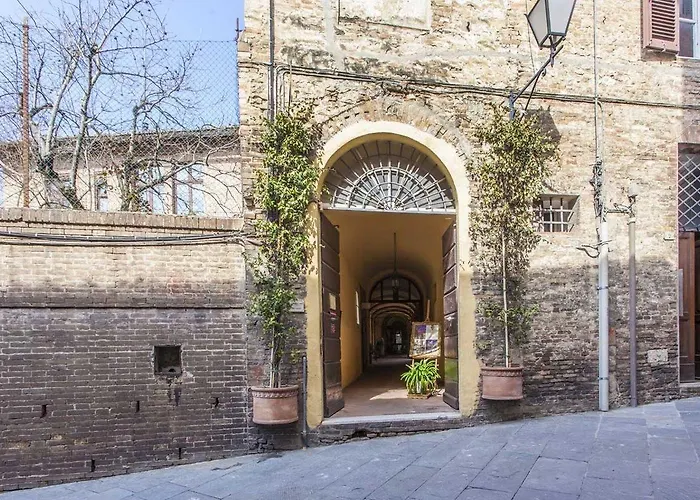 Il Chiostro Del Carmine